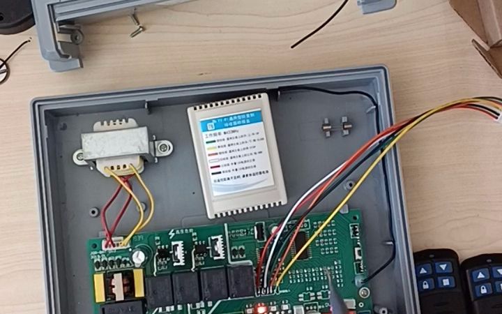 TY R1通用型防復(fù)制接收器轉(zhuǎn)接盒接線奇升qisheng電動伸縮門無軌控制器主板工廠大門齊升雙電機控制盒操作之四